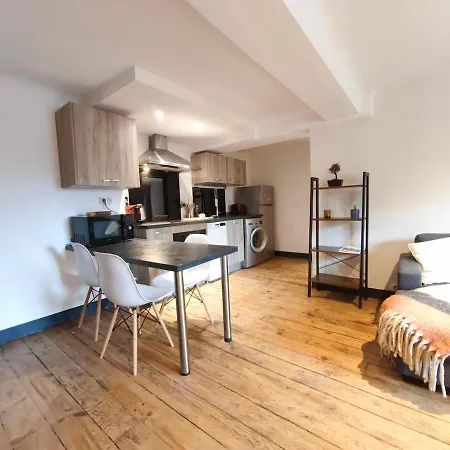 Cozy 2 Bedroom *